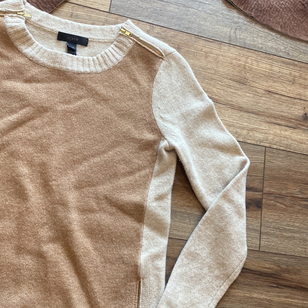 J. Crew 100% Wool sweater - Picture 7 of 8